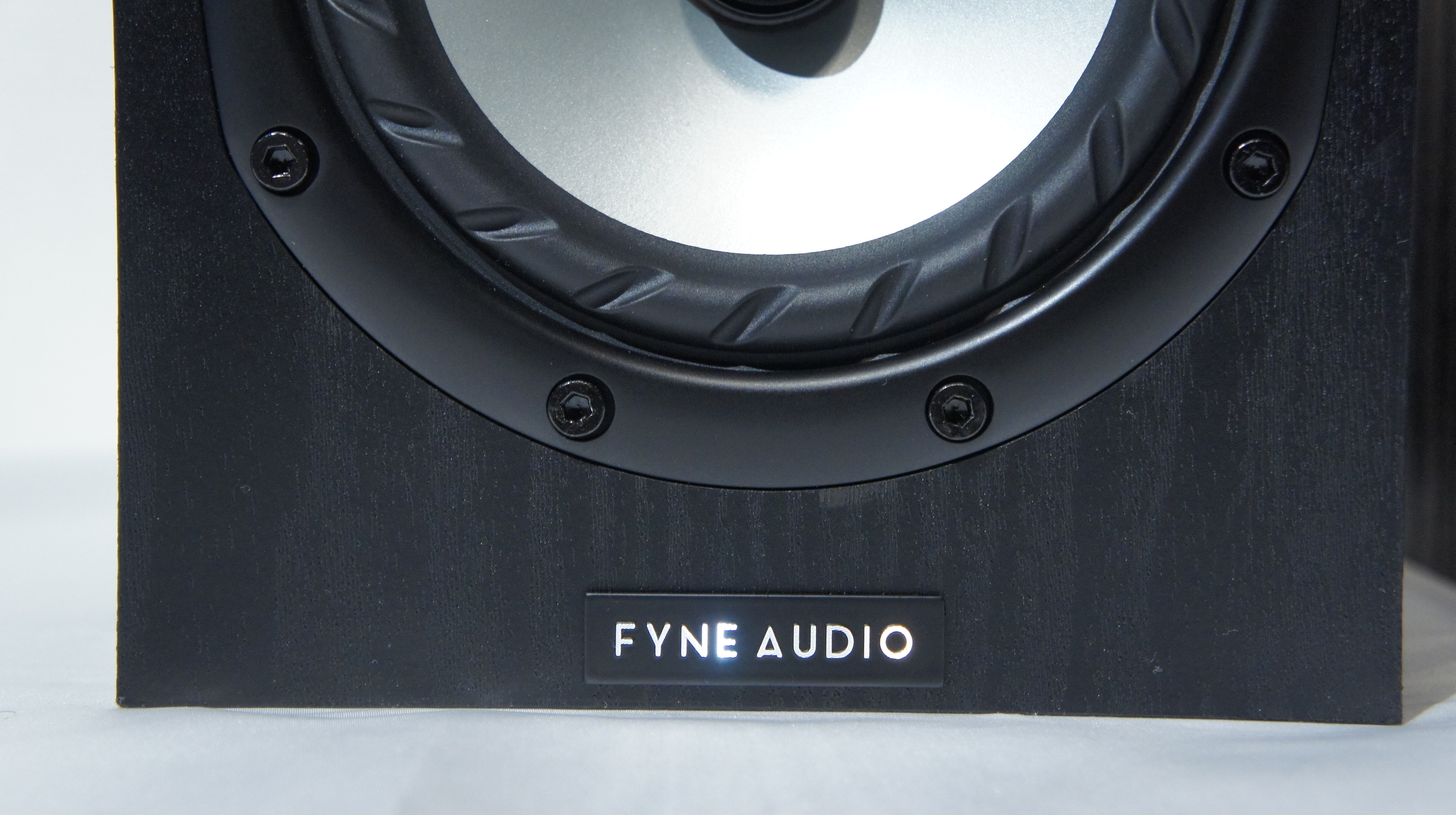 Fyne Audio ファインオーディオ F300 展示処分品 スピーカー｜CAVIN